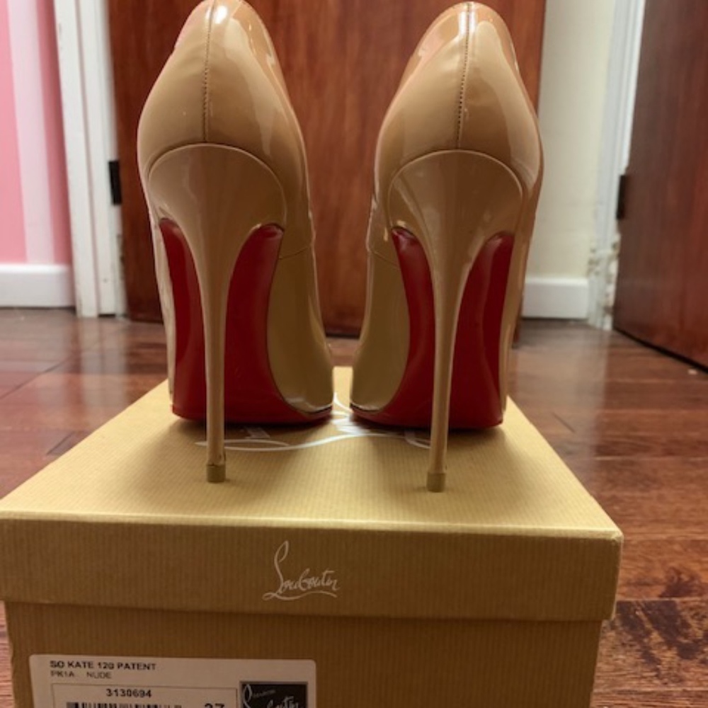 Christian Louboutin So Kate